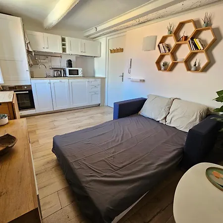 2 Pieces Au Coeur Du Vieil * Antibes