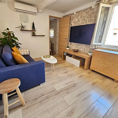 Appartement 2 Pieces Au Coeur Du Vieil *